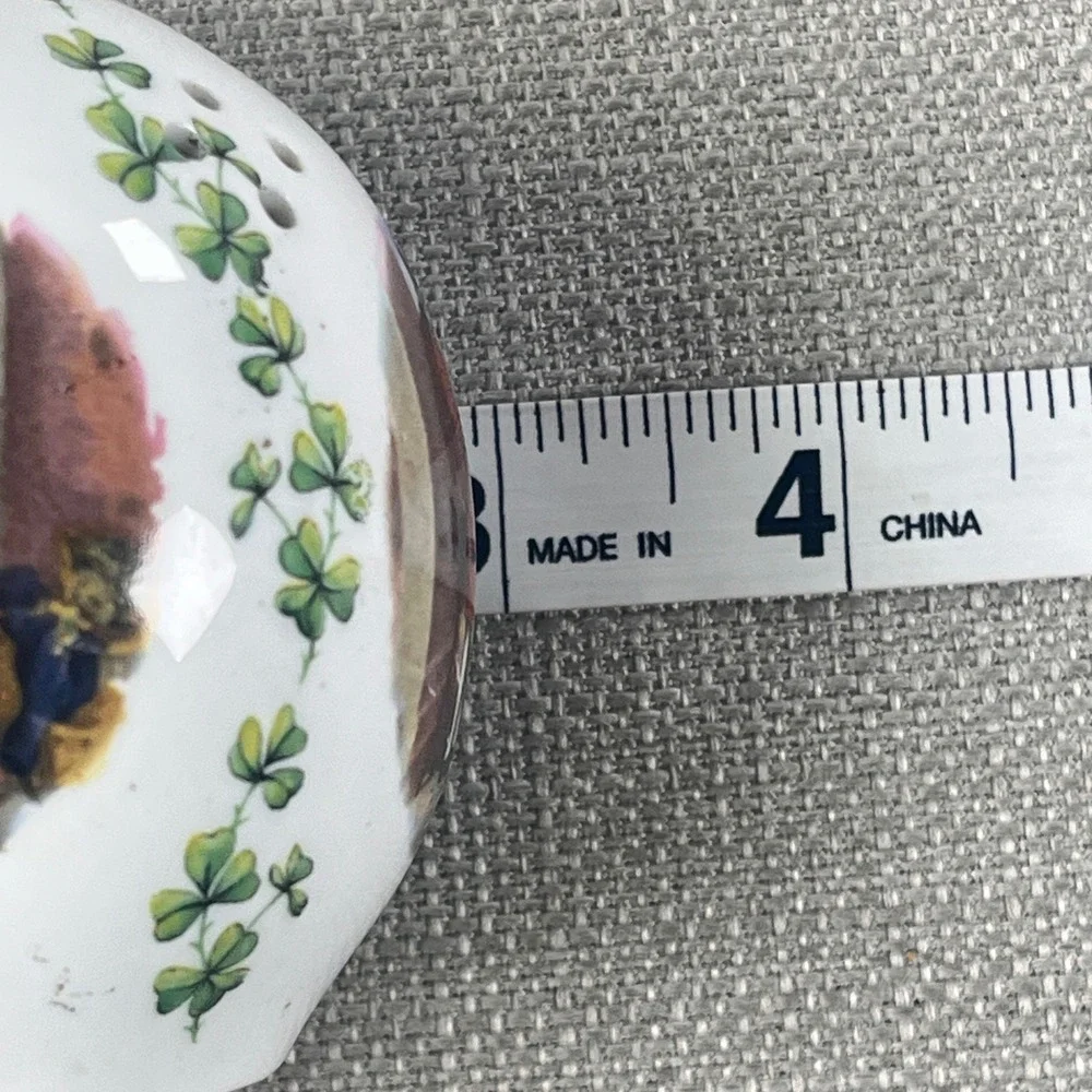 Crovate Potpourri Pomander White Shamrock Vignette Ceramic Sphere Porcelain